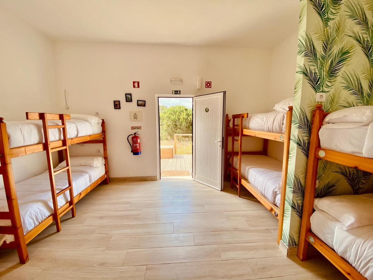 Oasis Backpackers Hostel Sintra Surf Colares Exterior photo