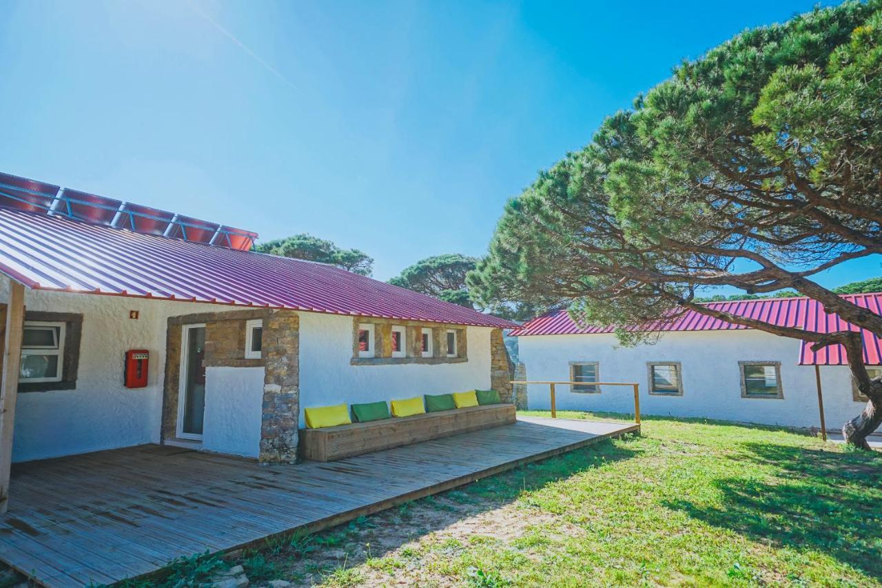 Oasis Backpackers Hostel Sintra Surf Colares Exterior photo