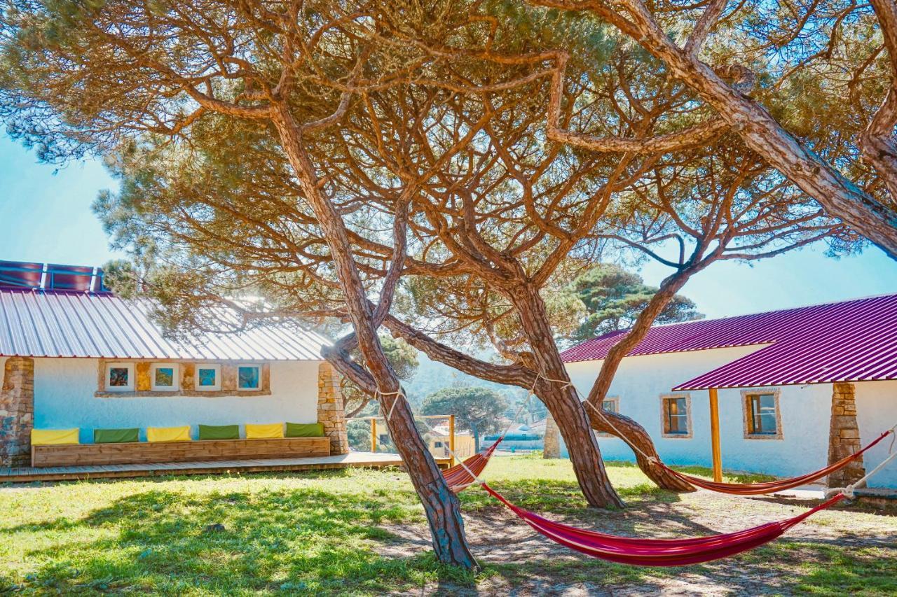 Oasis Backpackers Hostel Sintra Surf Colares Exterior photo